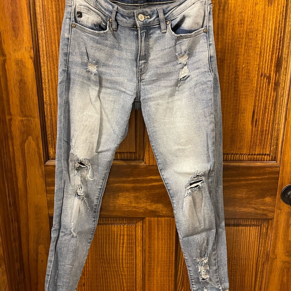 Mid rise distressed skinny